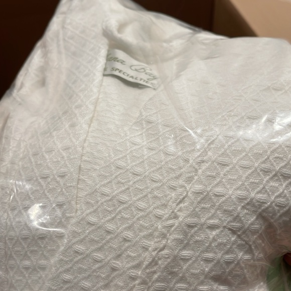 bathrobe - Picture 3 of 4